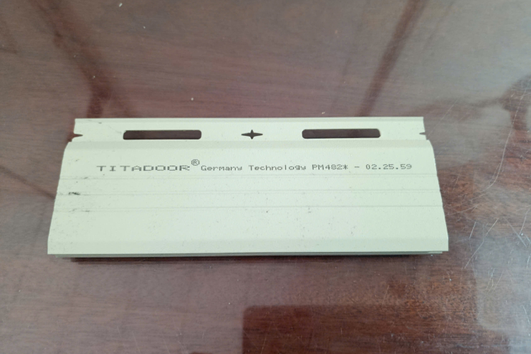 TITADOOR-PM482