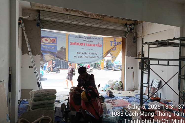 bàn giao cửa cuốn C
